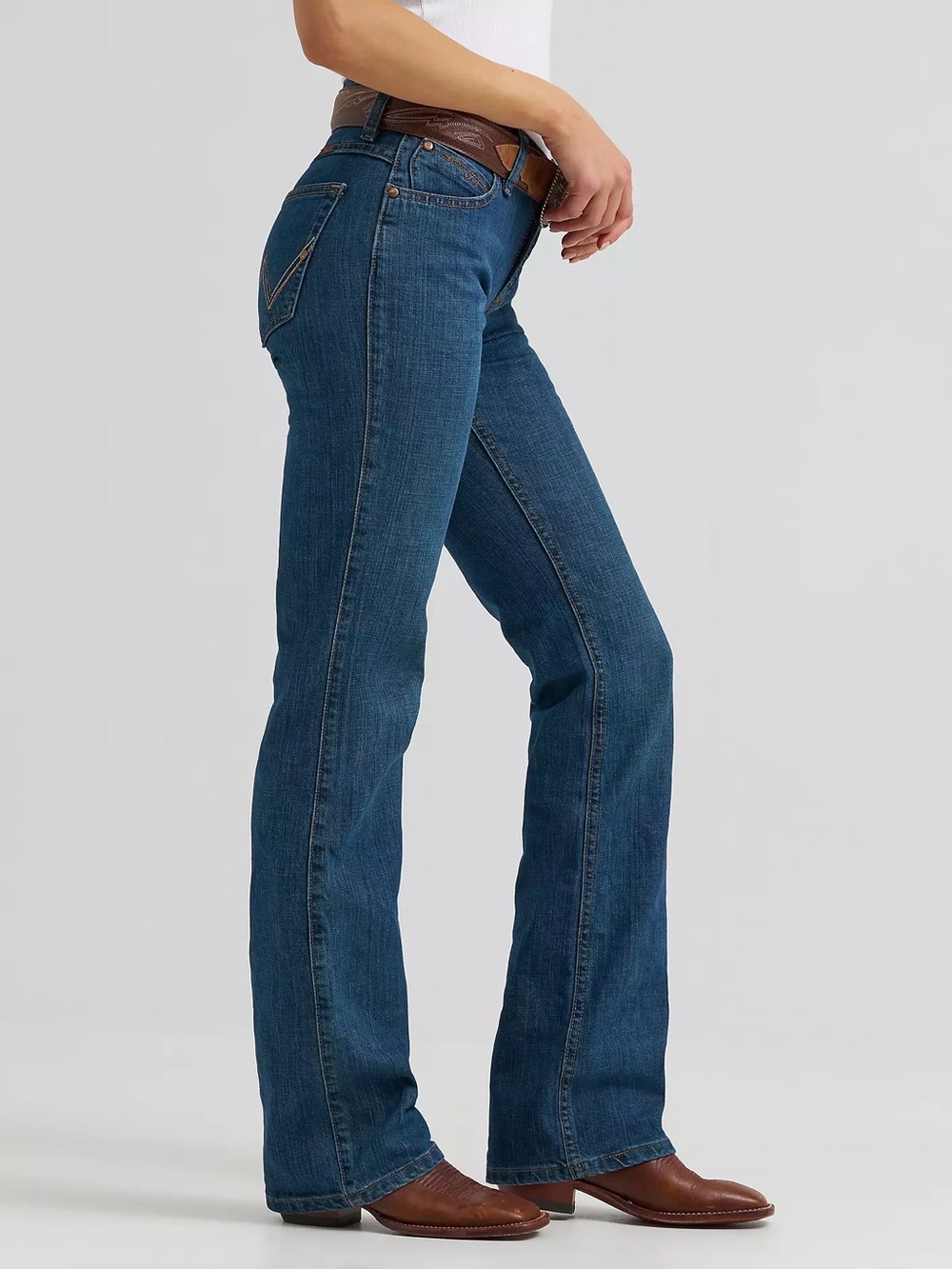 Wrangler Women’s QBaby Riding Jeans in Tuff Buck - Picture 1 of 7